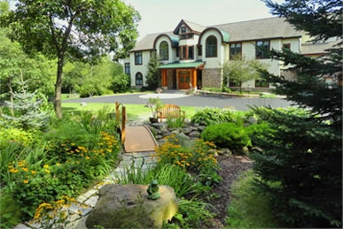 Inn at Wawanissee Point, just minutes to Devils Lake State Park